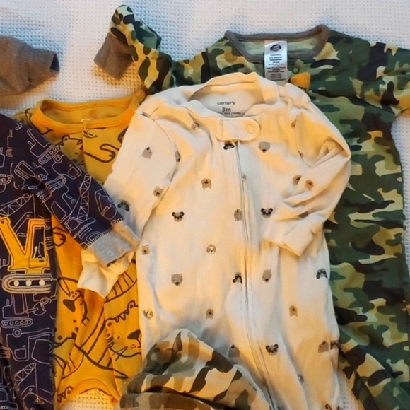 Big bundle lot of baby boys clothing 0-3 months sleeper pjs romper onesies pants - Picture 3 of 7